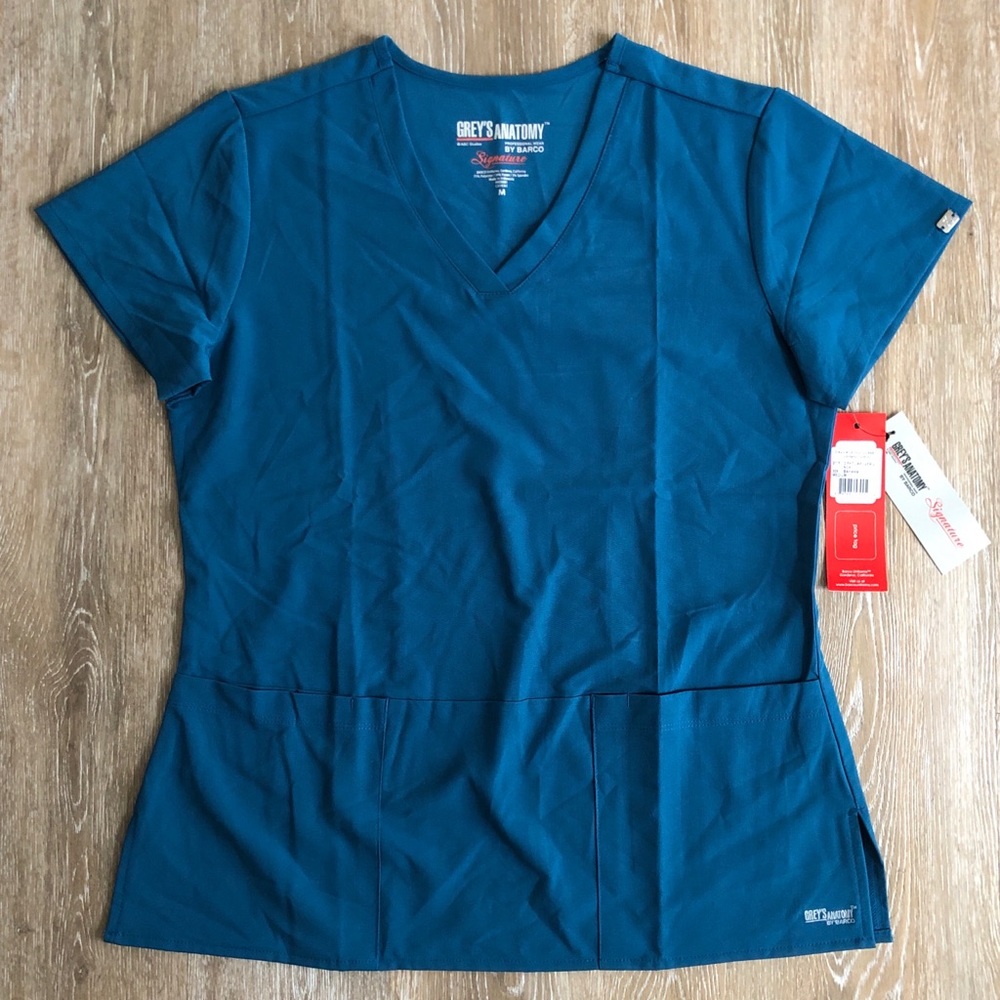 Grey’s Brand Three Pocket Scrub Top